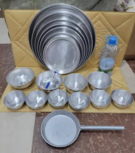 طقم صحون معدن مختلفه الاحجام