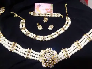 بدلة لول مع كرستال ذهبي