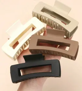 4 مشابك شعر كبيرة